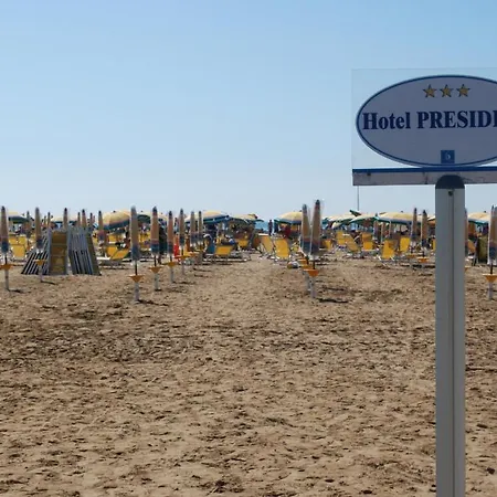 President Szálloda 3*